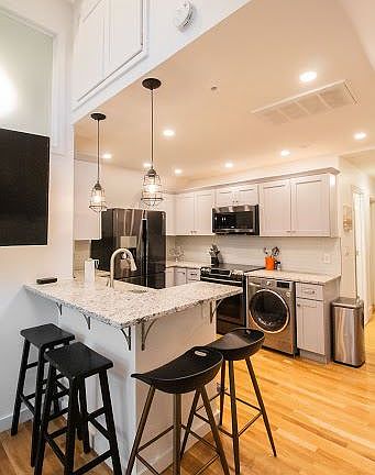 landlord_unit_photo_43443798_21