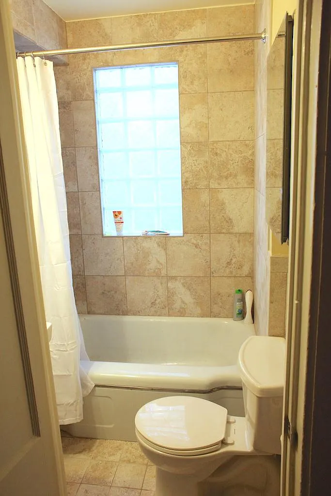 6 bed, 2.5 bath, 2050 sqft, $8,250 — Photo 4