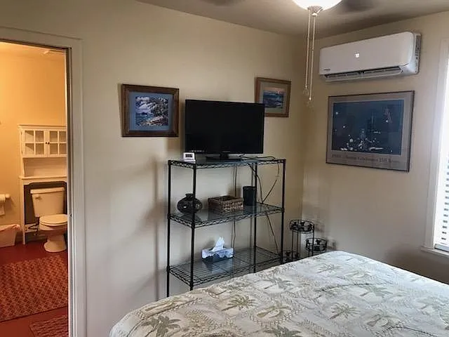 Studio, 400 sqft, $1,025 — Photo 4