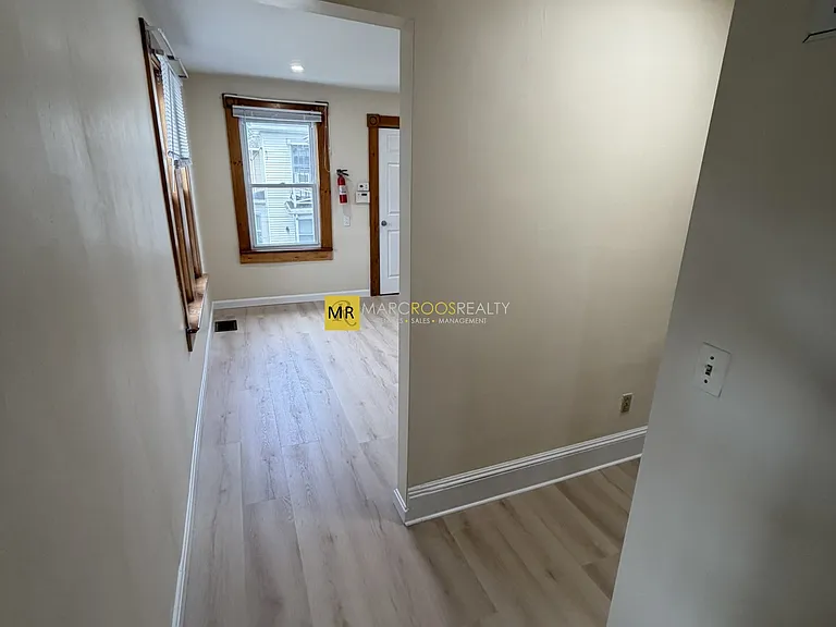 47 South St #1B — Photo 17