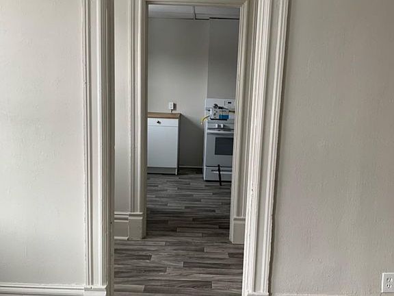 5th image of 328 Grant Ave #2