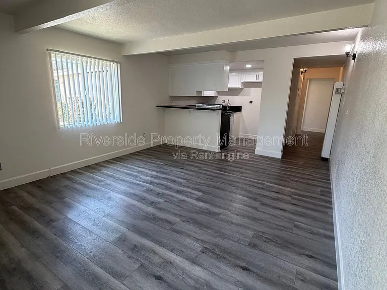 1221 Villa St #A — Photo 3