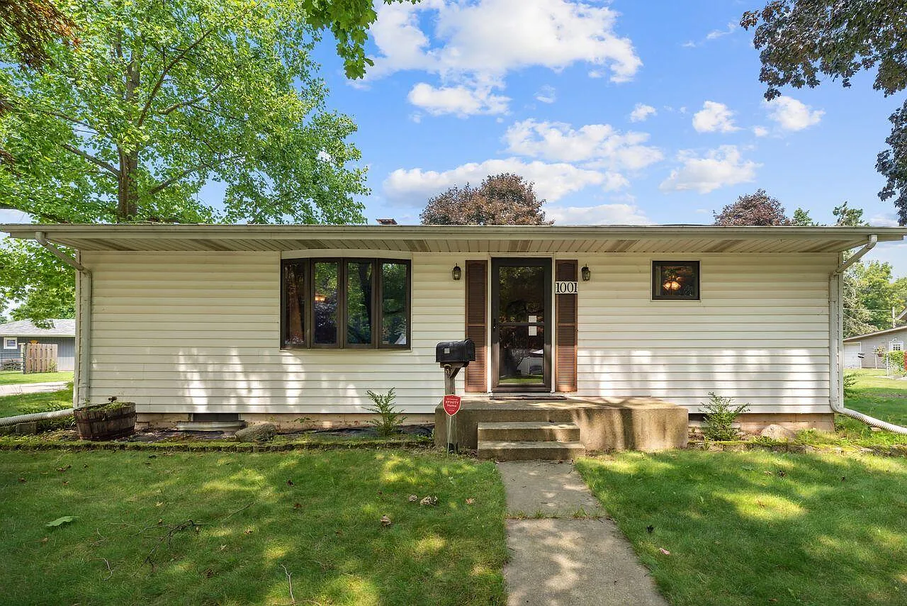 1001 Plain St photo 1