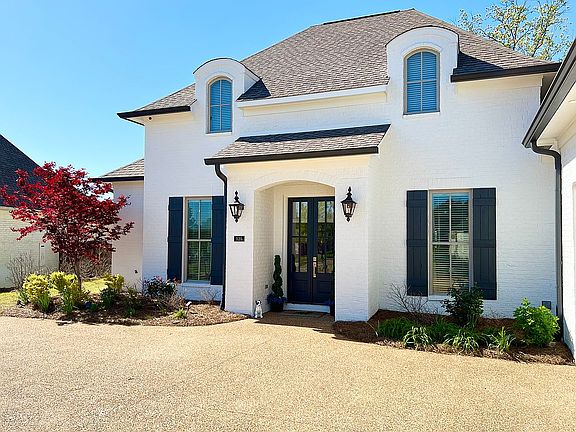 5th image of 125 Pin Oak Dr