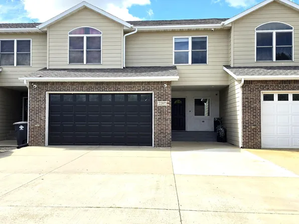 2207 2nd St W, Dickinson, ND 58601