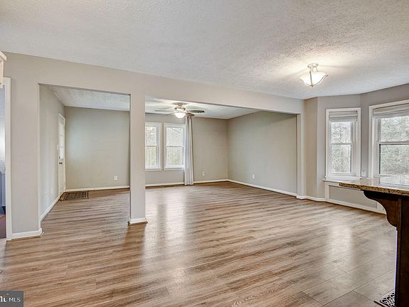 5th image of 23265 Laurel Hill Dr