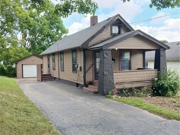 32 E Faith St, Struthers, OH 44471