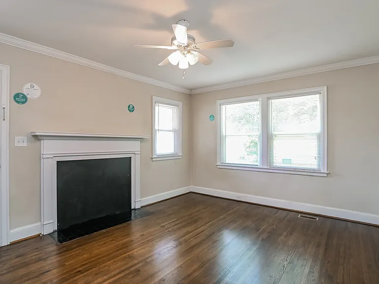2400 Morton St — Photo 4
