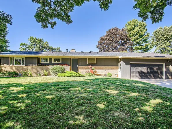 2585 Brookridge Ave N, Golden Valley, MN 55422