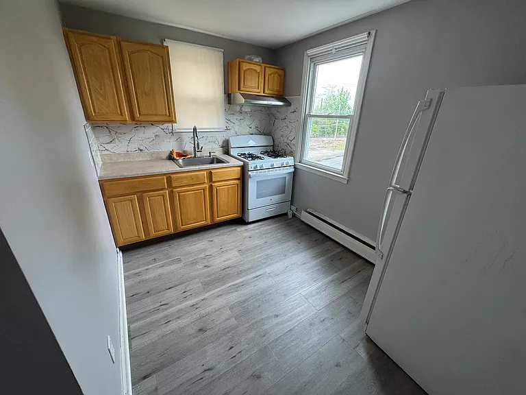 7830 Oxford Ave #B — Photo 4