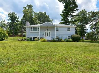7 Flynn Rd, Franklin, MA 02038