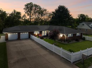 402 Sunset Ln, Glen Dale, WV 26038