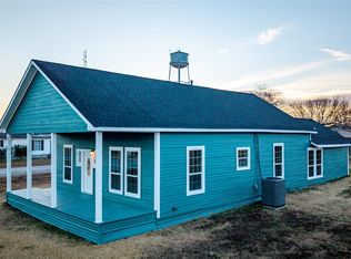 324 E Pace St, Frost, TX 76641
