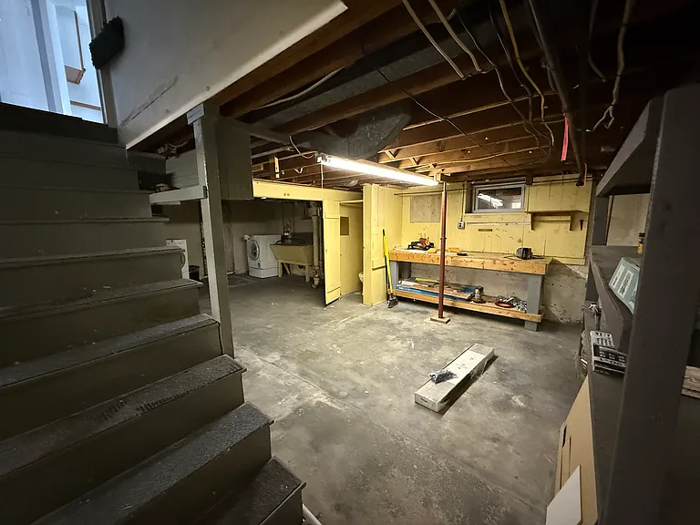 196 Clover St #1 — Photo 18