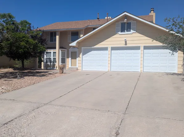 10233 La Paz Dr NW, Albuquerque, NM 87114