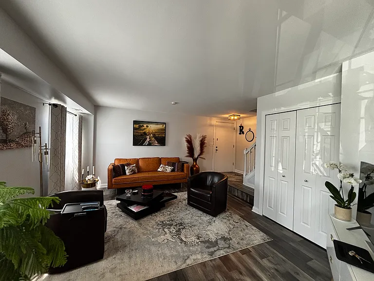 353 S Whispering Hills Dr #B — Photo 4