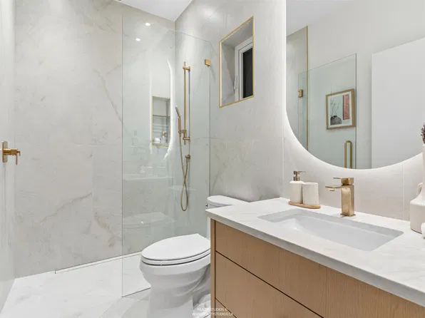 2541 E 2nd Ave #1, Vancouver, BC V5M 1C7