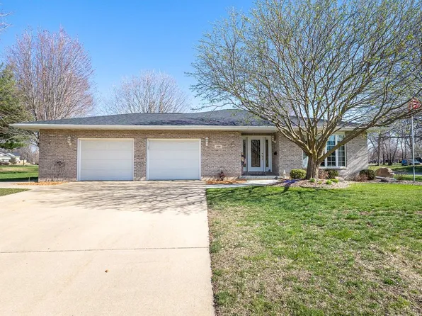 709 Tanglewood Dr, Manchester, IA 52057