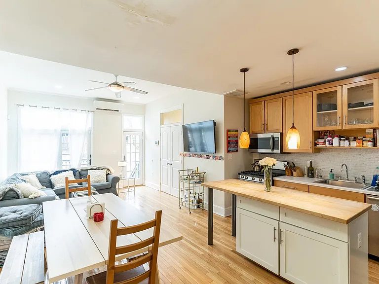 Kitchen/Family Room