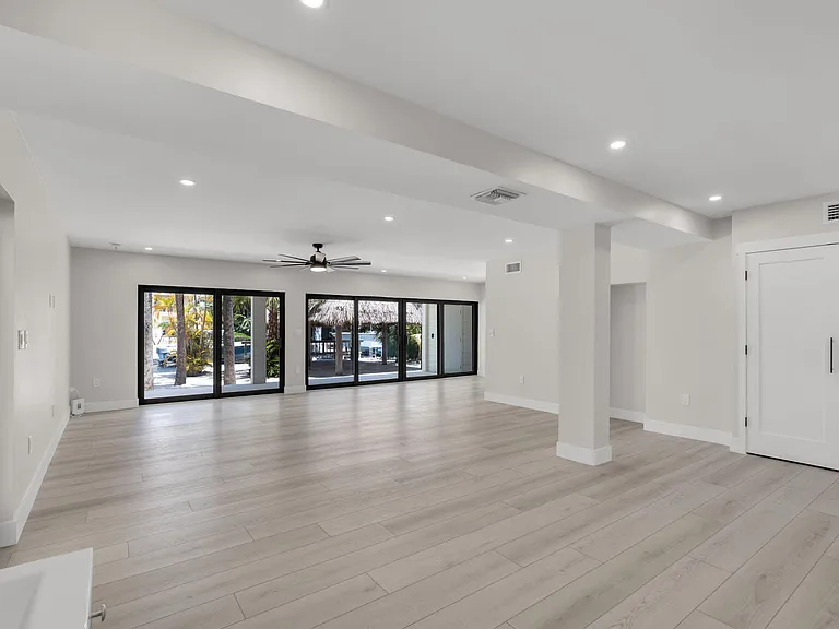 294 Saint Thomas Ave — Photo 47