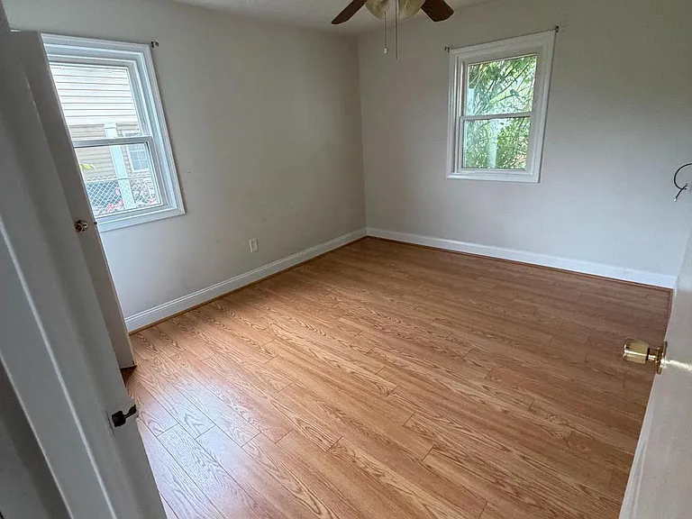 163 Scott Dr — Photo 5