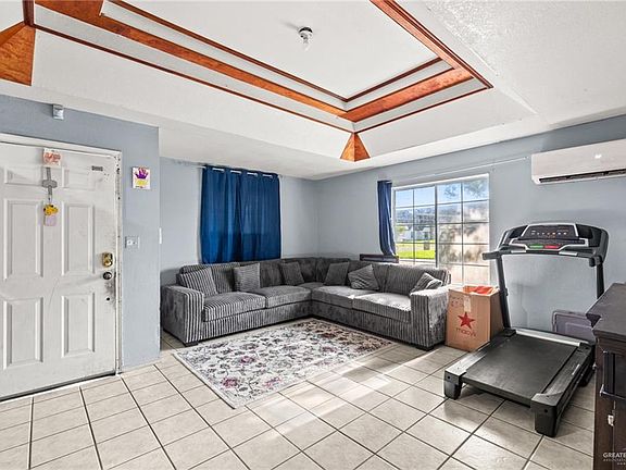 2nd image of 1819 Cristobal Dr