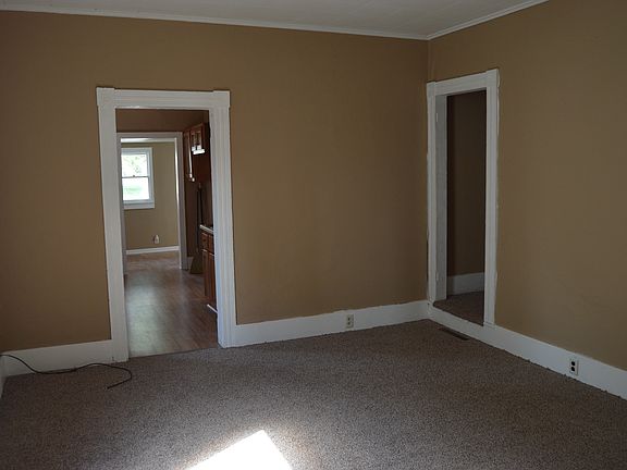 3rd image of 414 Cross St