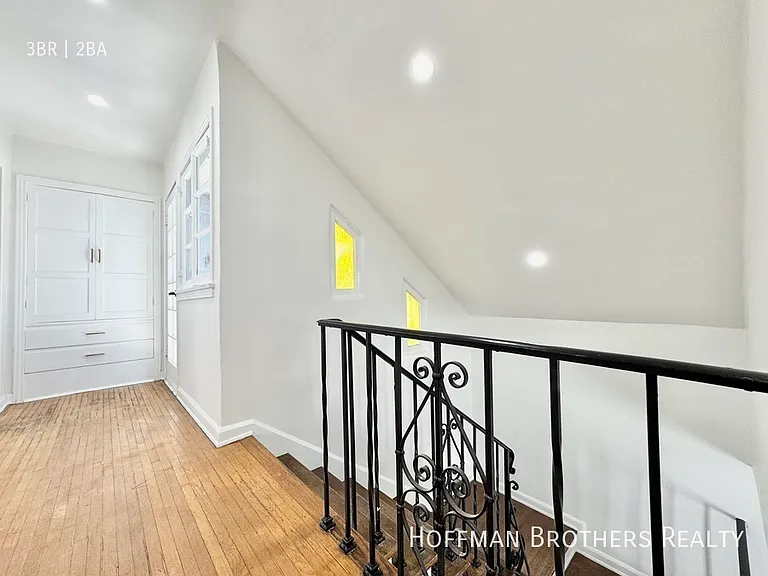302 N Mansfield Ave #A — Photo 16