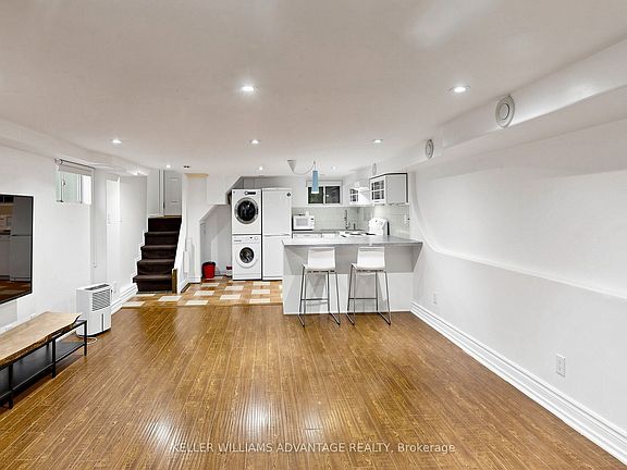 5th image of 4 Edgewood Ave #Basement
