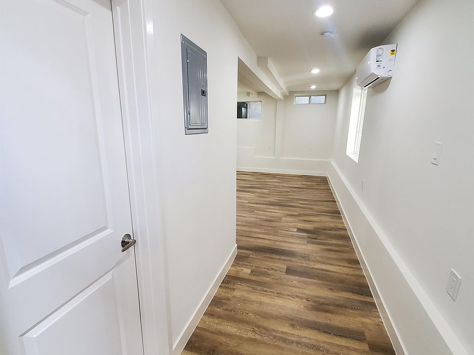 1st image of 2809 Crest Dr #2808