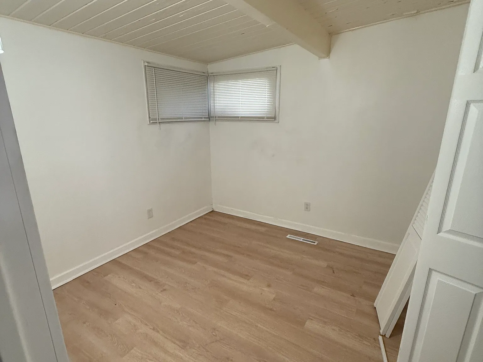 3 bed, 1.5 bath, 1050 sqft, $2,000 — Photo 1