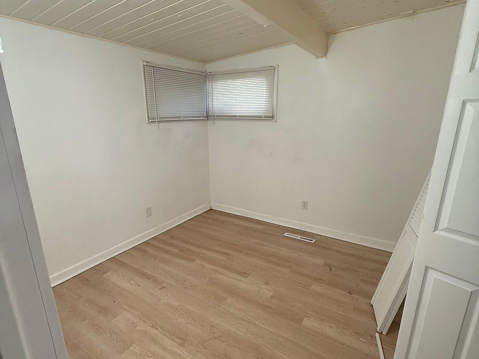 1st image of 936 Murrow Ct