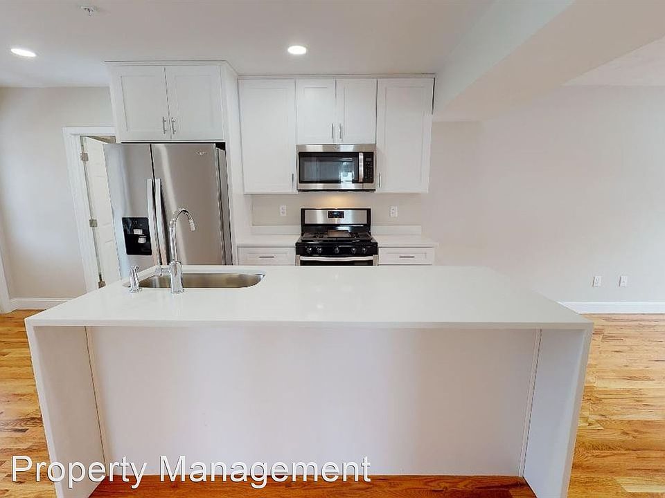 1st image of 112 Main St Floor 3