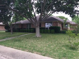 102 Indian Hills Dr, Waxahachie, TX 75165
