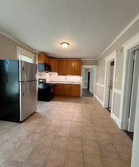370 Maple Ave #3 — Photo 5