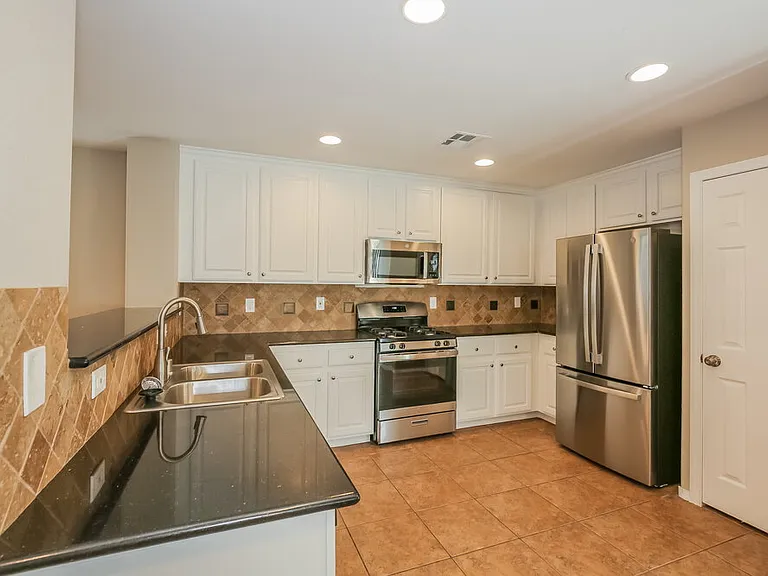 8300 Wildwood Glen Dr — Photo 9