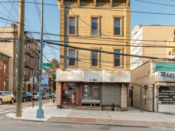 31-16 23rd Avenue, Astoria, NY 11105