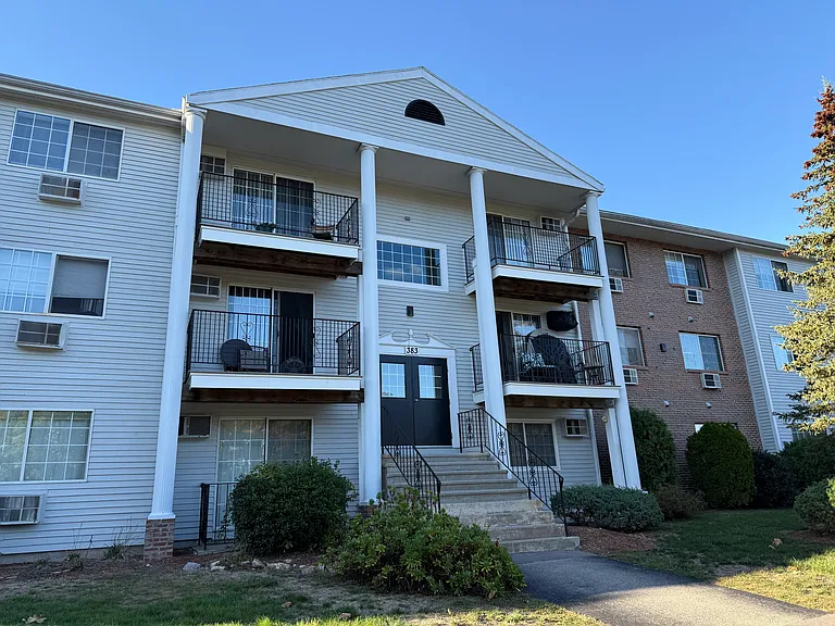 Park View Hills Condominiums — Photo 1
