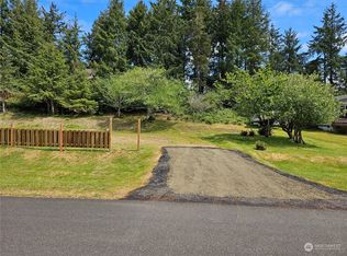 960 Discovery Ave SE, Ocean Shores, WA
