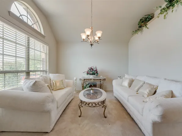 1322 Turnbridge Dr, Glenn Heights, TX 75154