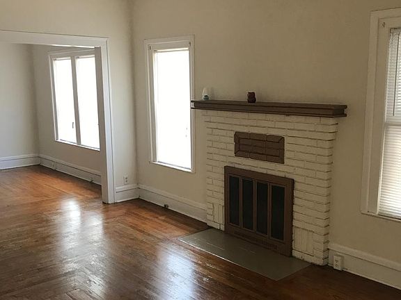 2nd image of 424 SE Avenue G