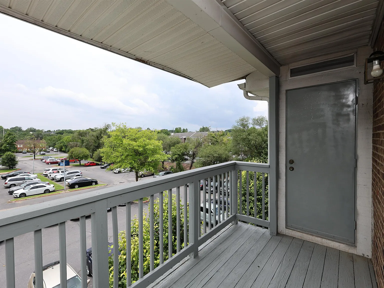 3 bed, 2.0 bath, 932 sqft, $1,675 — Photo 4