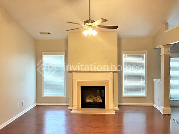 4th image of 996 Westmoreland Ln