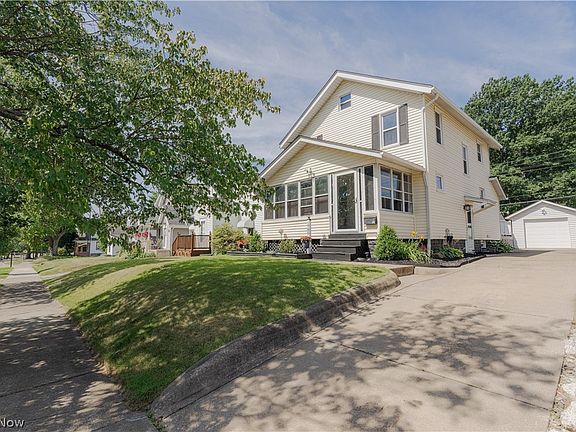 2nd image of 1780 Glenmount Ave
