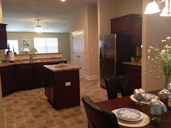 4th image of 2583 Madeline Ln