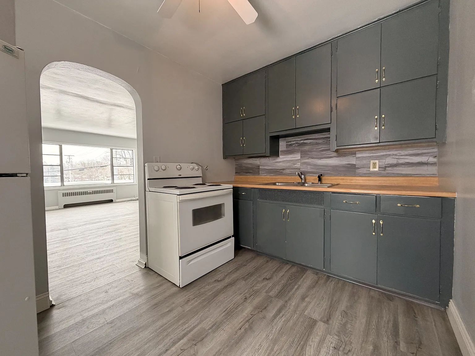 413 North Dixie Way - 3 — Photo 4