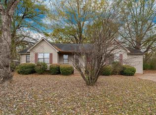 126 Willowbrook Dr, Bessemer, AL 35022