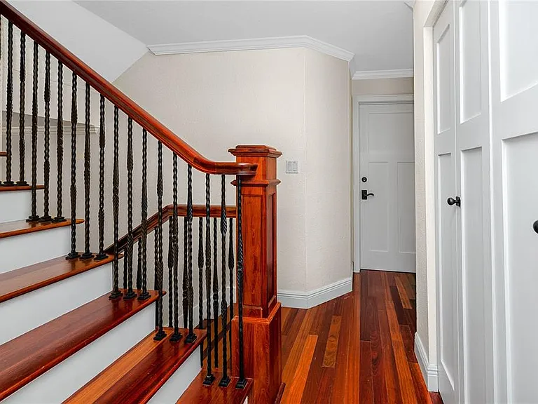 920 N Shore Dr NE — Photo 20