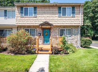 16233 Terrace Village Dr, Taylor, MI 48180