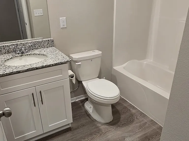 6605 NW Kathleen St — Photo 31